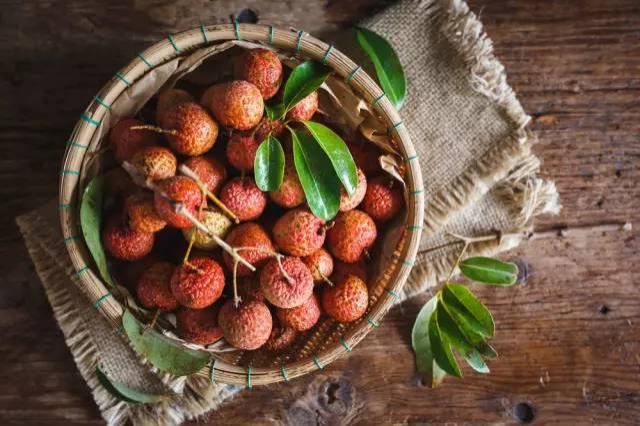 夏天到了，孕婦吃荔枝真的會(huì)流產(chǎn)嗎？