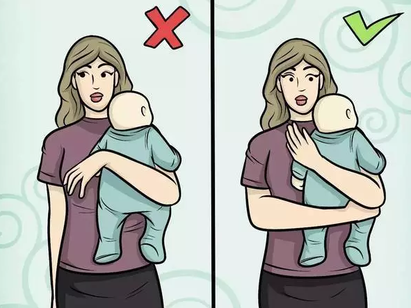 新生寶寶豎抱就會傷害脊柱？那是你抱的方法不對！