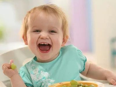 月嫂提醒：新生兒很嬌嫩，這7件事不能對寶寶做，后悔就晚嘍！