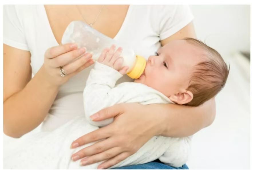 各年齡階段的寶寶怎樣喂奶才不會(huì)過量？