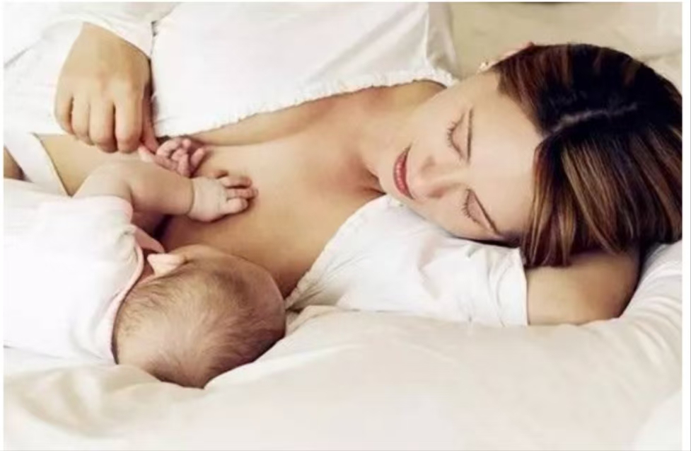 育兒百科 | 月嫂必看：0誤差判斷寶寶饑飽的黃金信號(hào)